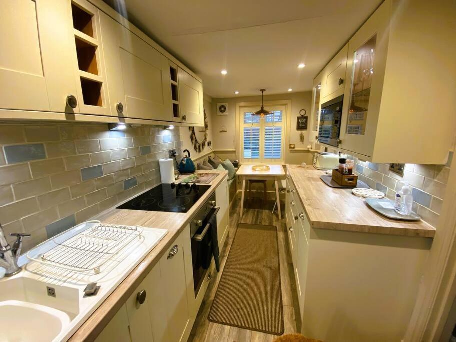 Beautiful Immaculate Aldeburgh Cottage, Sunny Outdoor Space, Free Parking - Easy Walk To Beach & Town Eksteriør bilde