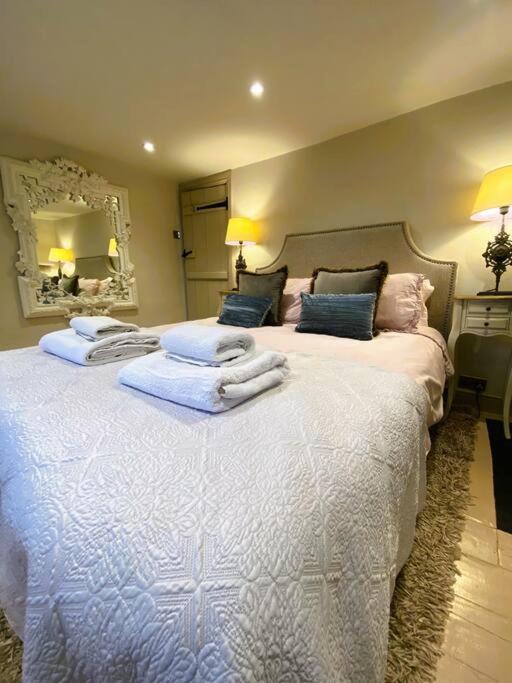 Beautiful Immaculate Aldeburgh Cottage, Sunny Outdoor Space, Free Parking - Easy Walk To Beach & Town Eksteriør bilde