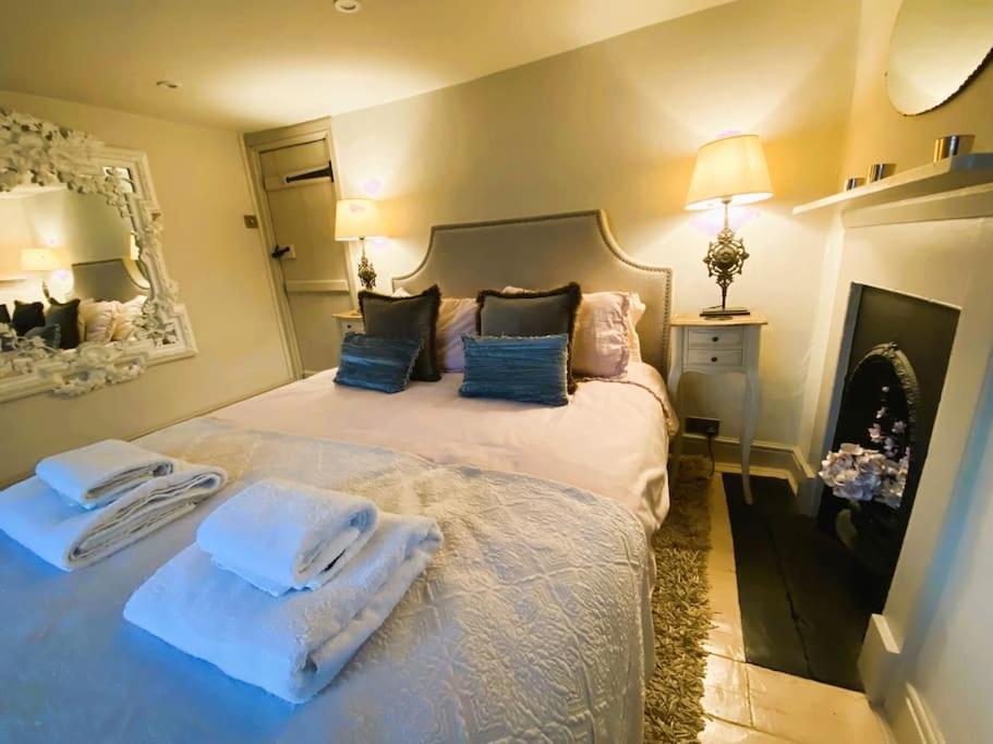 Beautiful Immaculate Aldeburgh Cottage, Sunny Outdoor Space, Free Parking - Easy Walk To Beach & Town Eksteriør bilde