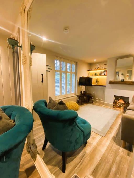 Beautiful Immaculate Aldeburgh Cottage, Sunny Outdoor Space, Free Parking - Easy Walk To Beach & Town Eksteriør bilde