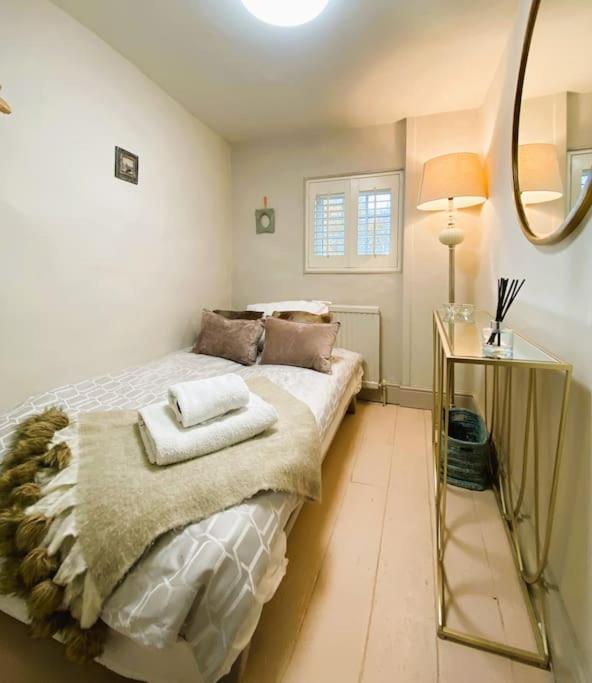 Beautiful Immaculate Aldeburgh Cottage, Sunny Outdoor Space, Free Parking - Easy Walk To Beach & Town Eksteriør bilde