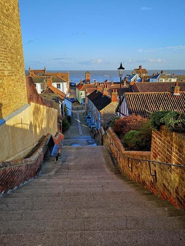 Beautiful Immaculate Aldeburgh Cottage, Sunny Outdoor Space, Free Parking - Easy Walk To Beach & Town Eksteriør bilde